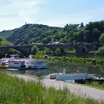Wohnen Am Ufer Der Mosel In 펜션 *