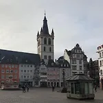 Wohnen Am Ufer Der Mosel In Nyaraló *