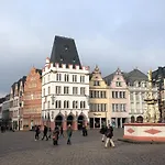 Wohnen Am Ufer Der Mosel In 트리어