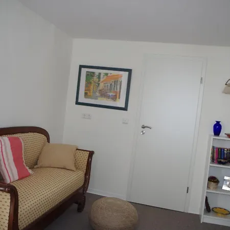 Wohnen Am Ufer Der Mosel In * Trier