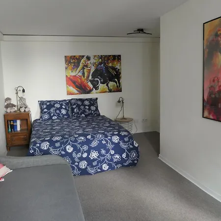 Wohnen Am Ufer Der Mosel In *