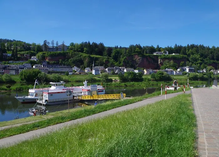 度假居 Wohnen Am Ufer Der Mosel In *