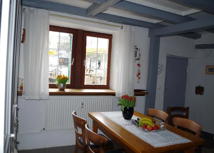 Wohnen Am Ufer Der Mosel In