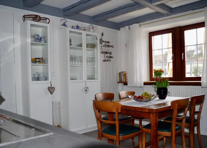 Wohnen Am Ufer Der Mosel In * Trier