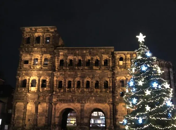 度假居 Wohnen Am Ufer Der Mosel In *