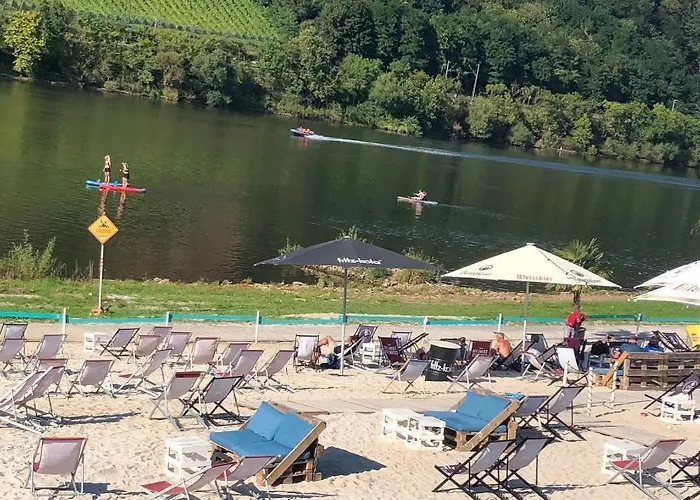 度假居 Wohnen Am Ufer Der Mosel In 特里尔