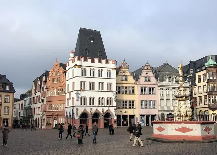 Wohnen Am Ufer Der Mosel In Trier