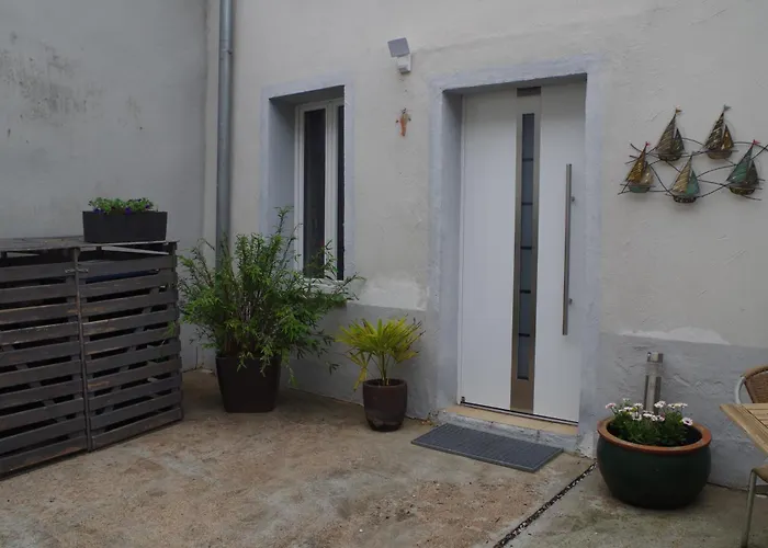 Wohnen Am Ufer Der Mosel In *