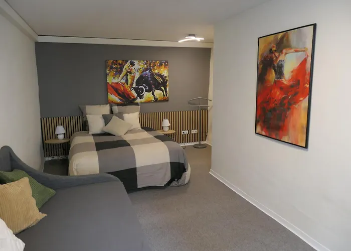 Wohnen Am Ufer Der Mosel In Trier