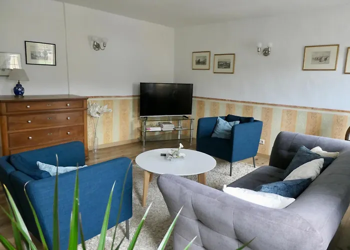 Wohnen Am Ufer Der Mosel In *